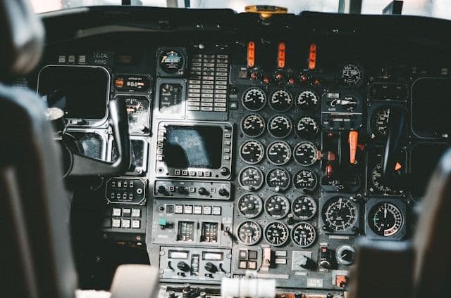 Cockpit mit Anzeigen
